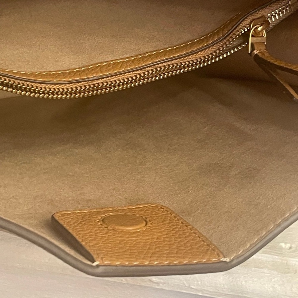 Tory Burch Large Crossbody - Picture 2 of 9